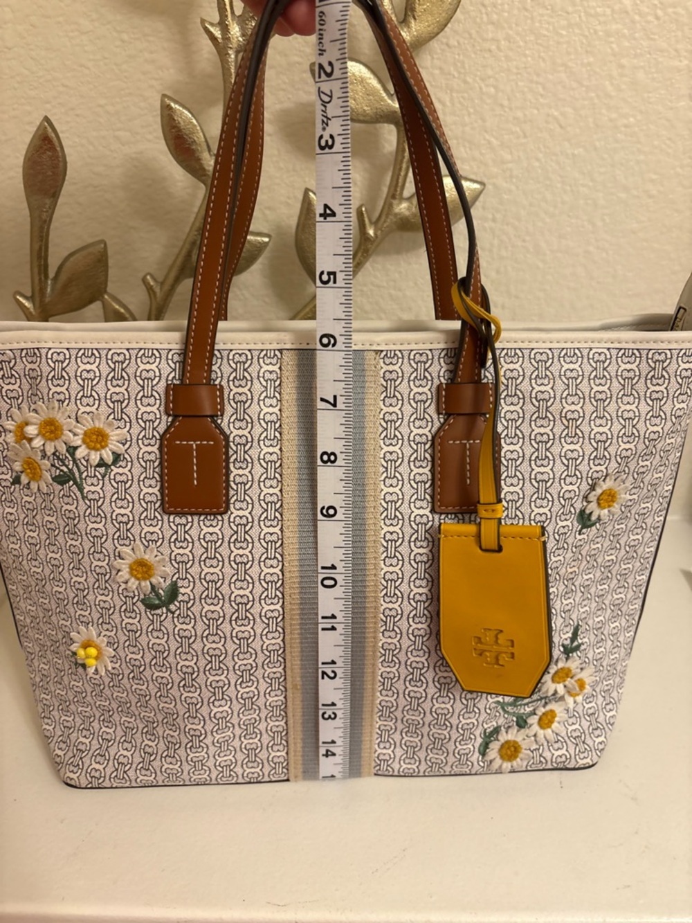 Limited Edition Tory Burch Gemini Tote Bag with Daisy Embroidery & Yellow Tag - Picture 10 of 16